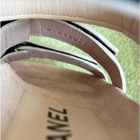 Chanel suede calfskin pink logo sandals NWT - Picture 6 of 11